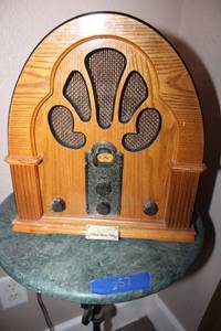 lot 257 image: Vintage style radio and marble top side pedestal stand