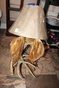 lot 266 image: Antler lamp
