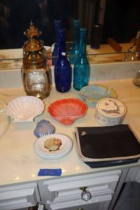 lot 446 image: Blue bottles, lantern, shell dcor
