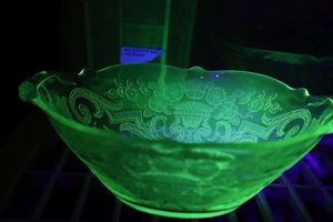 lot 355 image: Uranium glass - 4 total