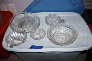 lot 343 image: Clear glass and lead crystal items