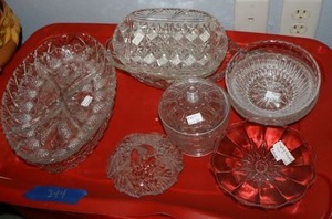 lot 344 image: Clear glass and lead crystal items