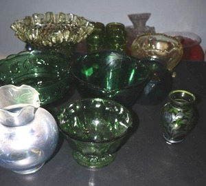 lot 361 image: Green glass items