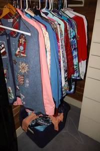 lot 460 image: Clothing womens tops