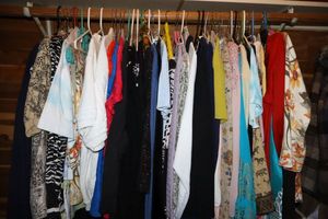 lot 455 image: Clothing womens tops and sweaters