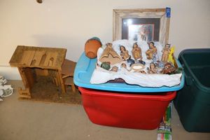 lot 318 image: Native American items with nativity set