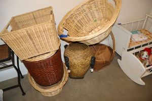 lot 322 image: Baskets