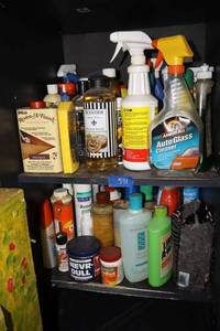 lot 531 image: Cleaning supplies