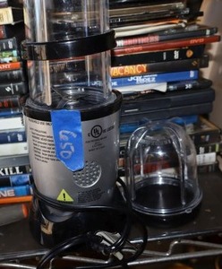 lot 650 image: Magic bullet mini