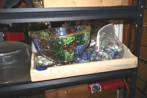 lot 647 image: Marbles and glass beads