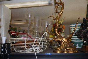 lot 640 image: Home dcor gold tree, wire basket