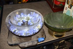 lot 629 image: Glass bowl with flowers inside, baking dish, and green glass bowl