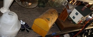 lot 625 image: Painted wooden box, frosted glass light globes, recipe box, cookie cottage house