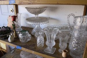 lot 465 image: Lead crystal and clear glass housewares