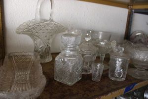 lot 469 image: Lead crystal and vintage glassware