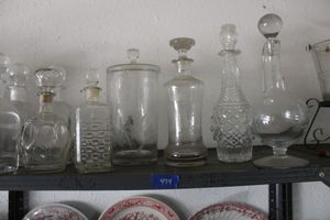 lot 474 image: Clear decanters and jars