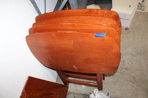 lot 484 image: 4 piece TV tray set