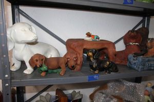 lot 487 image: Dachshund dog figurines