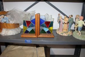lot 488 image: Stained glass bookends, holding hands figurines