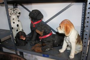 lot 491 image: Dog figurines, includes Sandicast Rottweiler