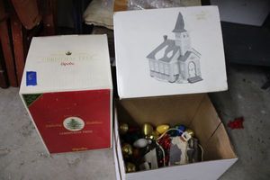lot 493 image: Spode Christmas tree, and village houses