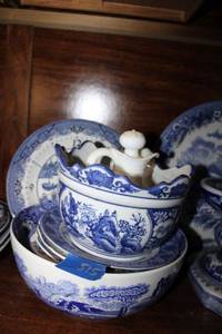 lot 515 image: Blue and white dishware with clock plate
