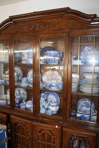 lot 522 image: Large China cabinet only SECOND DAY PICKUP ONLY