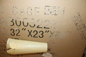 lot 652 image: Large bird cage still in box - 32x23x66