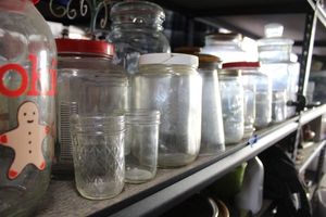 lot 605 image: Vintage clear glass jars
