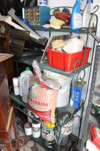 lot 552 image: Green metal bakers rack only - SECOND DAY PICKUP ONLY