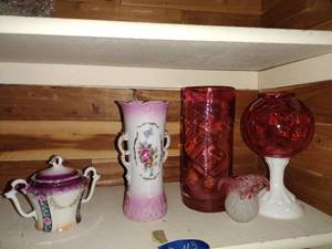 lot 113 image: Cranberry glass vases, Vintage sugar dish and vase