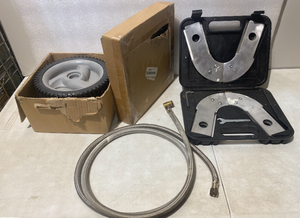 lot 174 image: Lot Of 4 - Miscellaneous Items - In Condition As Shown