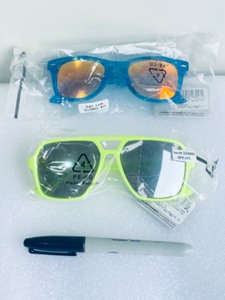 lot 199 image: Lot Of 2 - West Loop Shades - In Style & Condition As Shown