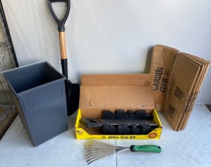 lot 229 image: Lot Of 5 - Miscellaneous Items - In Condition As Shown