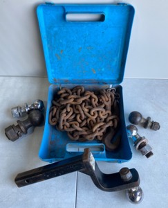 lot 232 image: Lot Of 5 - Miscellaneous Items - In Condition As Shown