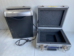 lot 235 image: Lot Of 2 - (1) Paper Shredder & (1) Hard Case - In Condition As Shown