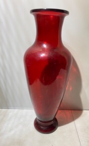 lot 242 image: Z Gallerie Approx. 21 Vase Valencia Transparent Red - In Condition As Shown