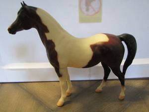 lot 1 image: Breyer horse Gypsy Pinto half Arab proud Arabian Mare