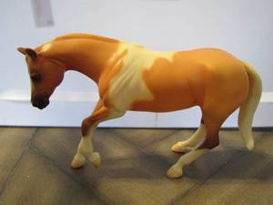 lot 12 image: PETER STONE HORSE N0.9802