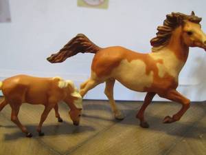lot 19 image: Vintage 1985 Rare Breyer horse Spanish Barb  Buckshot,  Breyer classics #750401 Americas wild mustangs ROJO  Eldora Palomino mare
