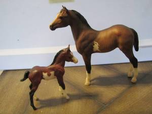 lot 21 image: Breyer HORSE PAINT FOAL STANDING  #1170,    Vintage Breyer Classic  Mustang foal