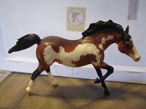 lot 26 image: GREAT SPIRIT OF THE MIGHTY EAGLE 3 Breyer Horse