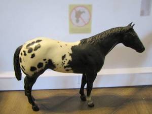 lot 31 image: Vintage Breyer Stock horse Black Blanket American Appaloosa