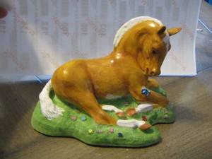 lot 43 image: CERAMIC HORSE DCOR