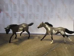 lot 45 image: Breyer miniature horses QTY 2
