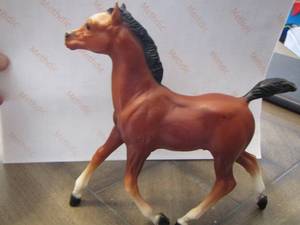 lot 52 image: Breyer Running Foal Spice model 134,  Trotting