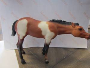 lot 55 image: Breyer horse Sucking Foal