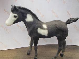 lot 67 image: Breyer 773 Pinto Pony Foal Stock Horse