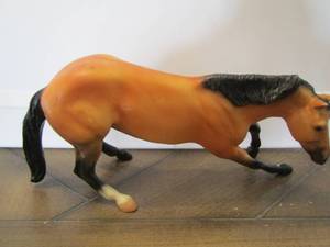 lot 74 image: Breyer cutting horse #3297 Western Performance