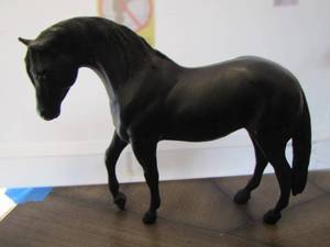 lot 84 image: Vintage Breyer #64 Foundation Stallion black B stamp